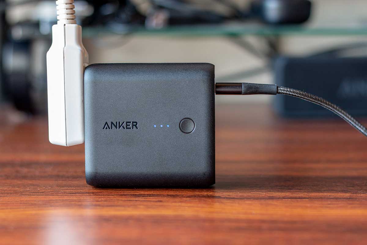 Anker PowerCore Fusion 5000を充電する