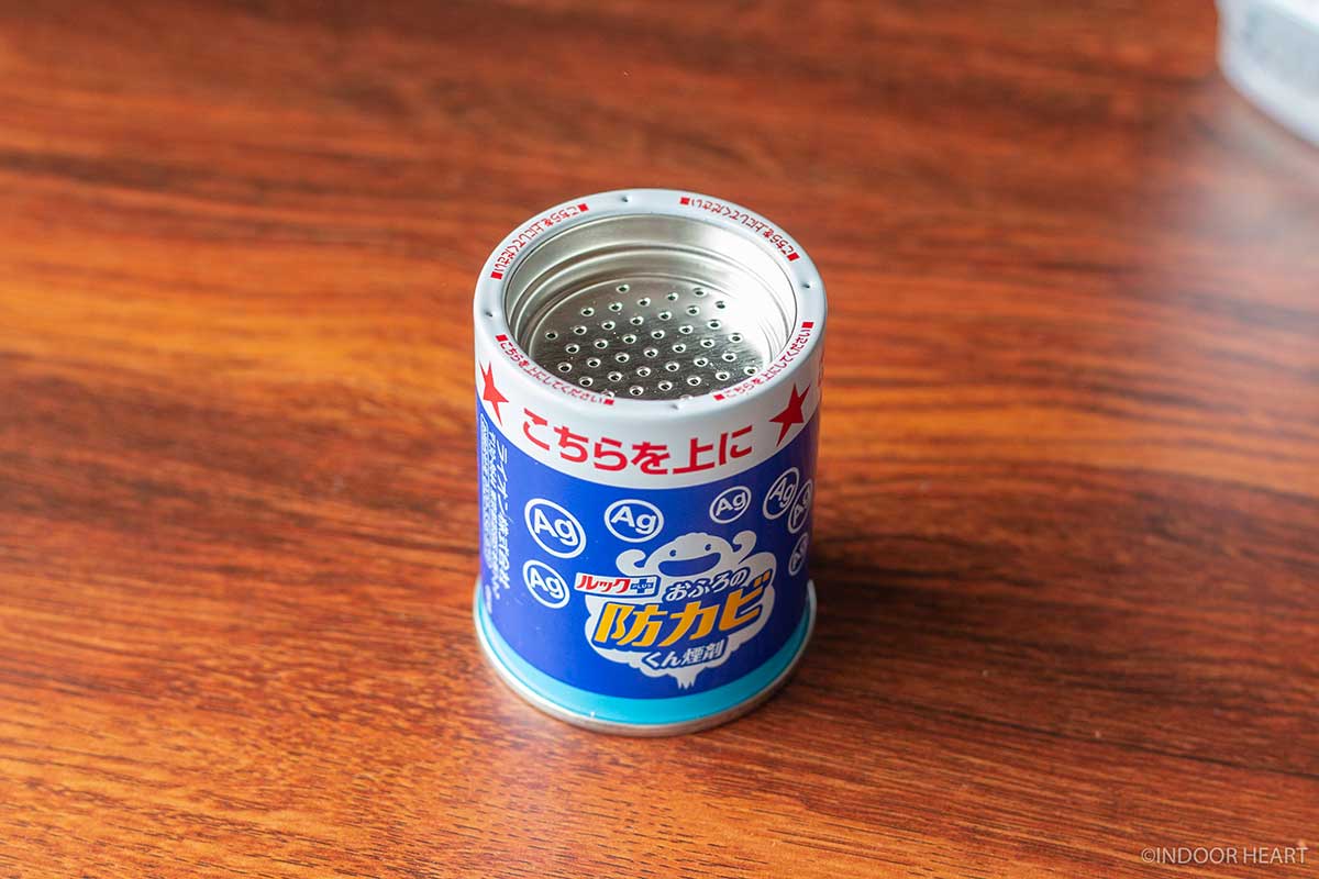 防カビくん煙剤の本体の缶