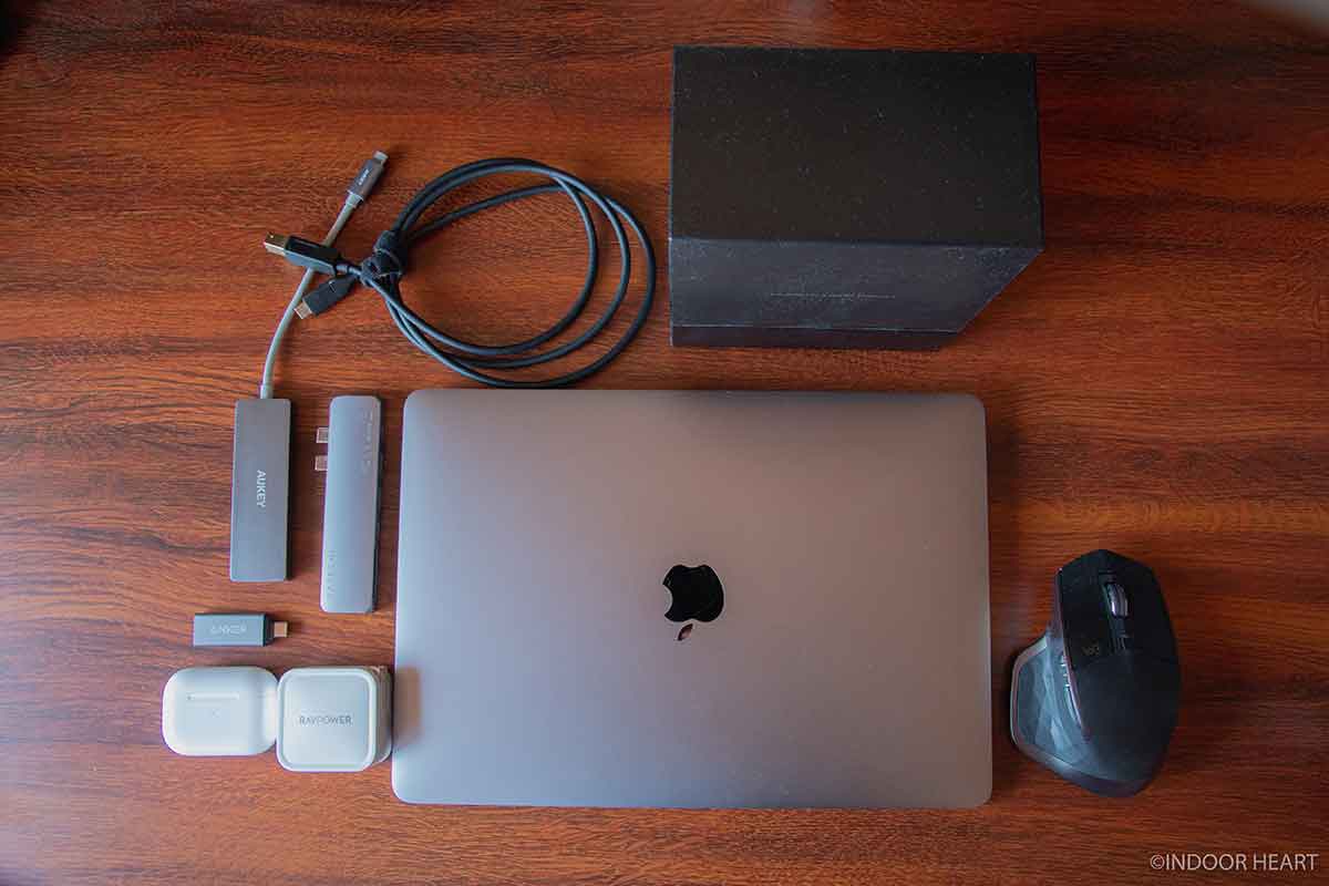 MacBook Proのアクセサリーと周辺機器