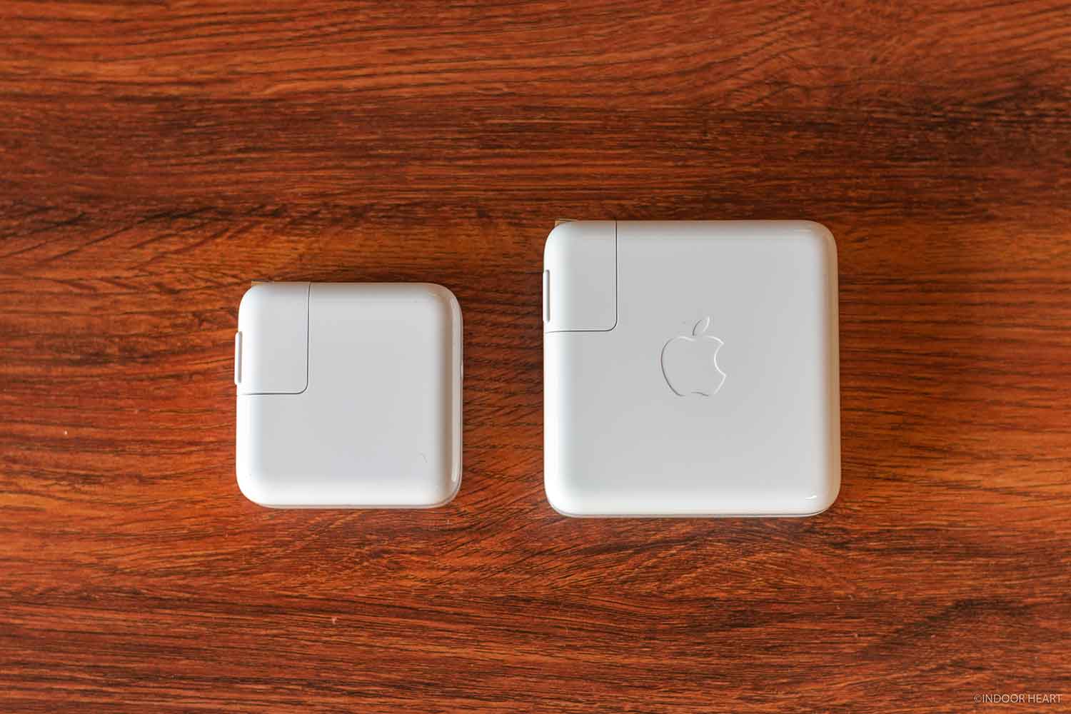 MacBook AirとProの充電器のサイズ差