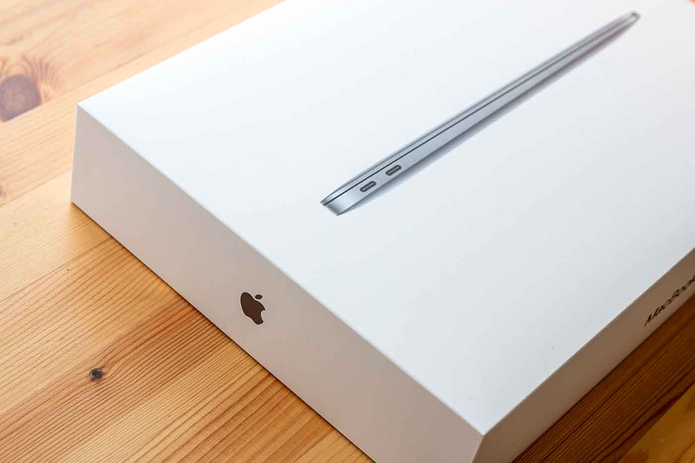 MacBook Airの箱