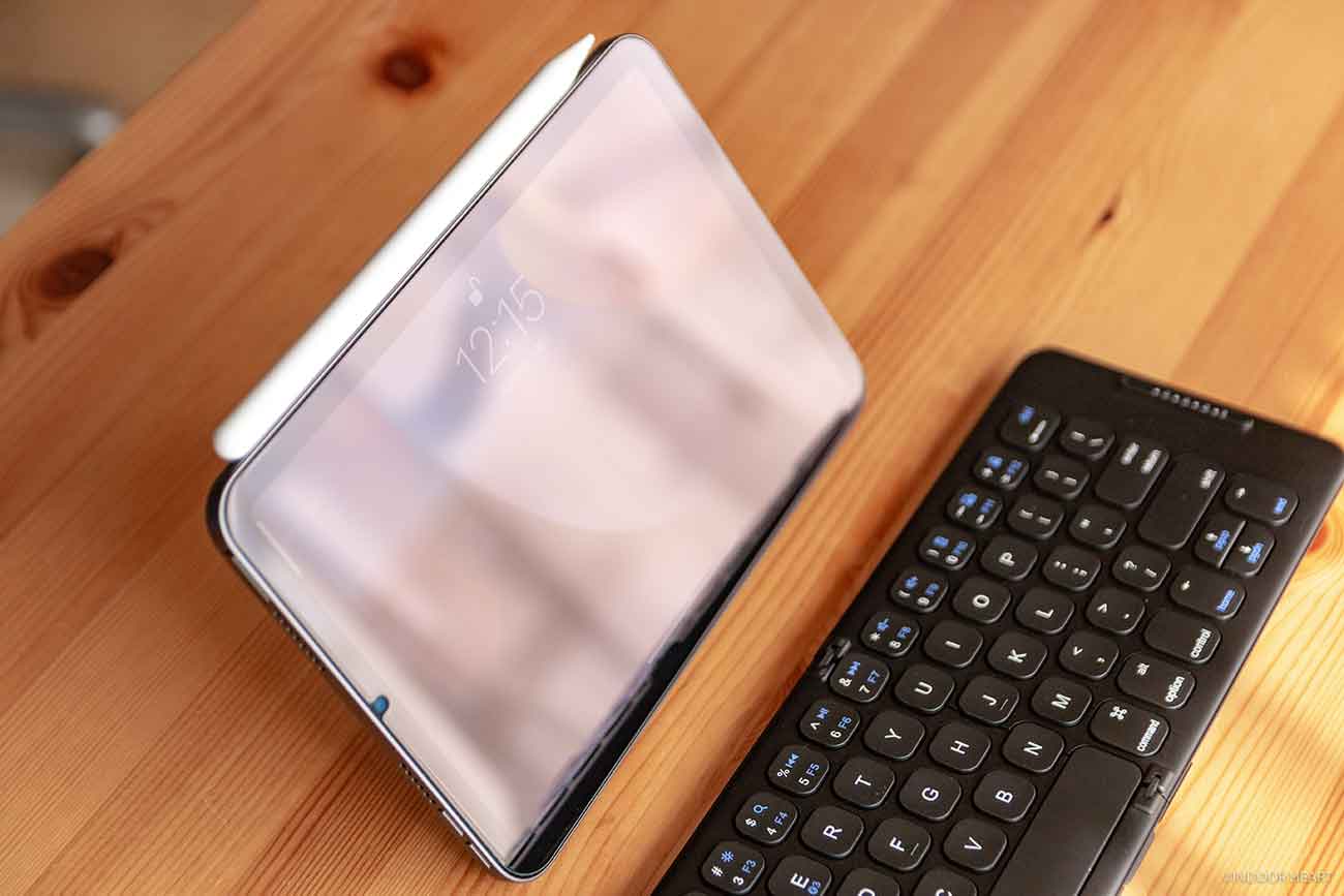 iPad miniと折りたたみキーボード