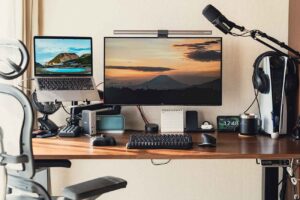 Macのあるデスク環境