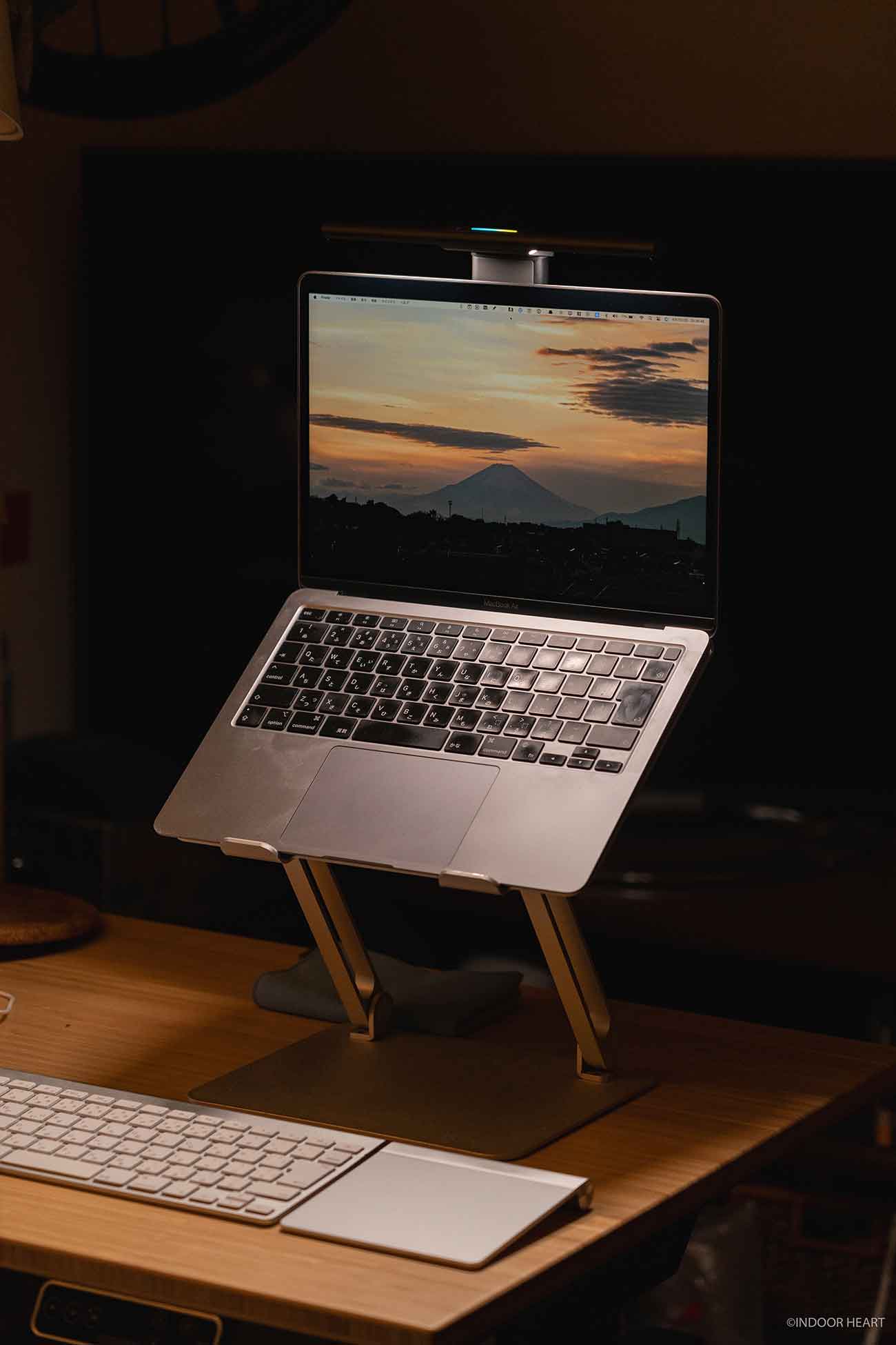 BenQ「LaptopBar」とノートPCの作業環境