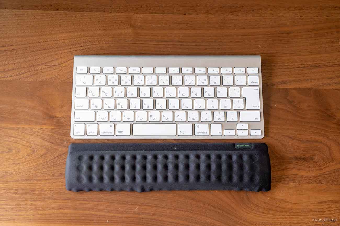 AppleマジックキーボードとリストレストCOMFY