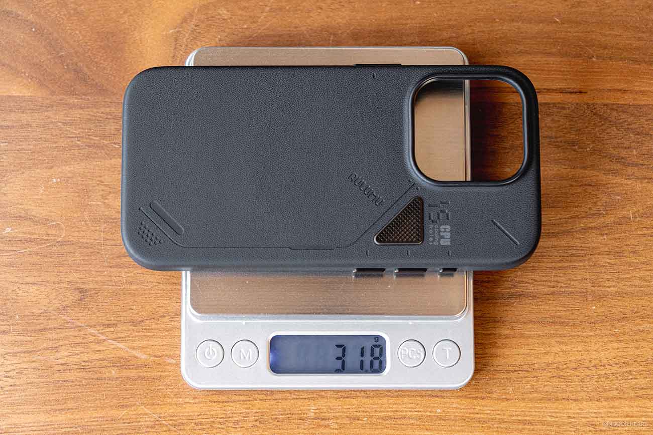 AULUMUのiPhoneケース「A15」の重さ