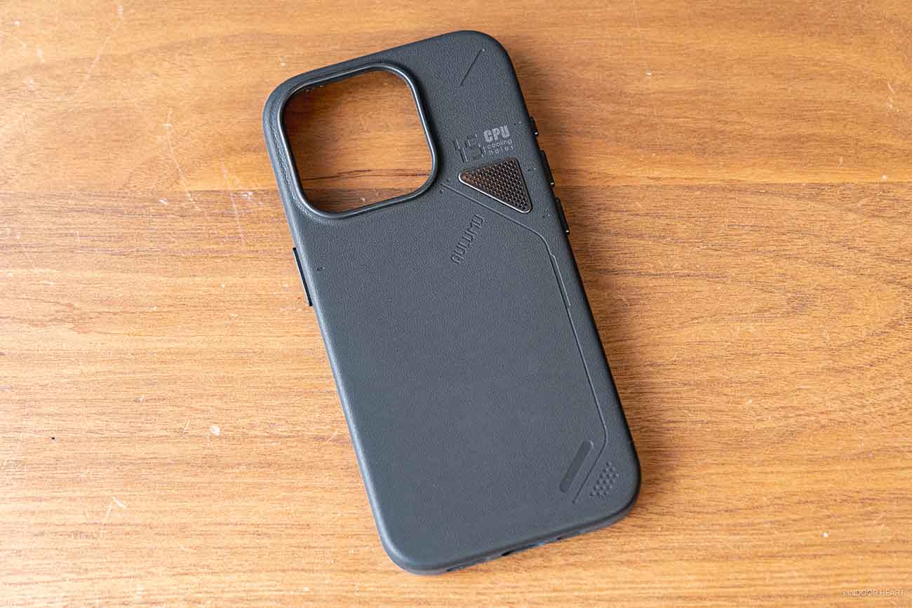 AULUMU iPhone 15 Pro用ケース