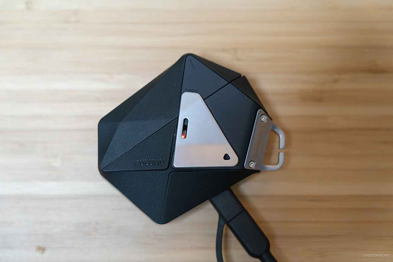 AULUMUのAirPods Proケース「A09」の充電LED