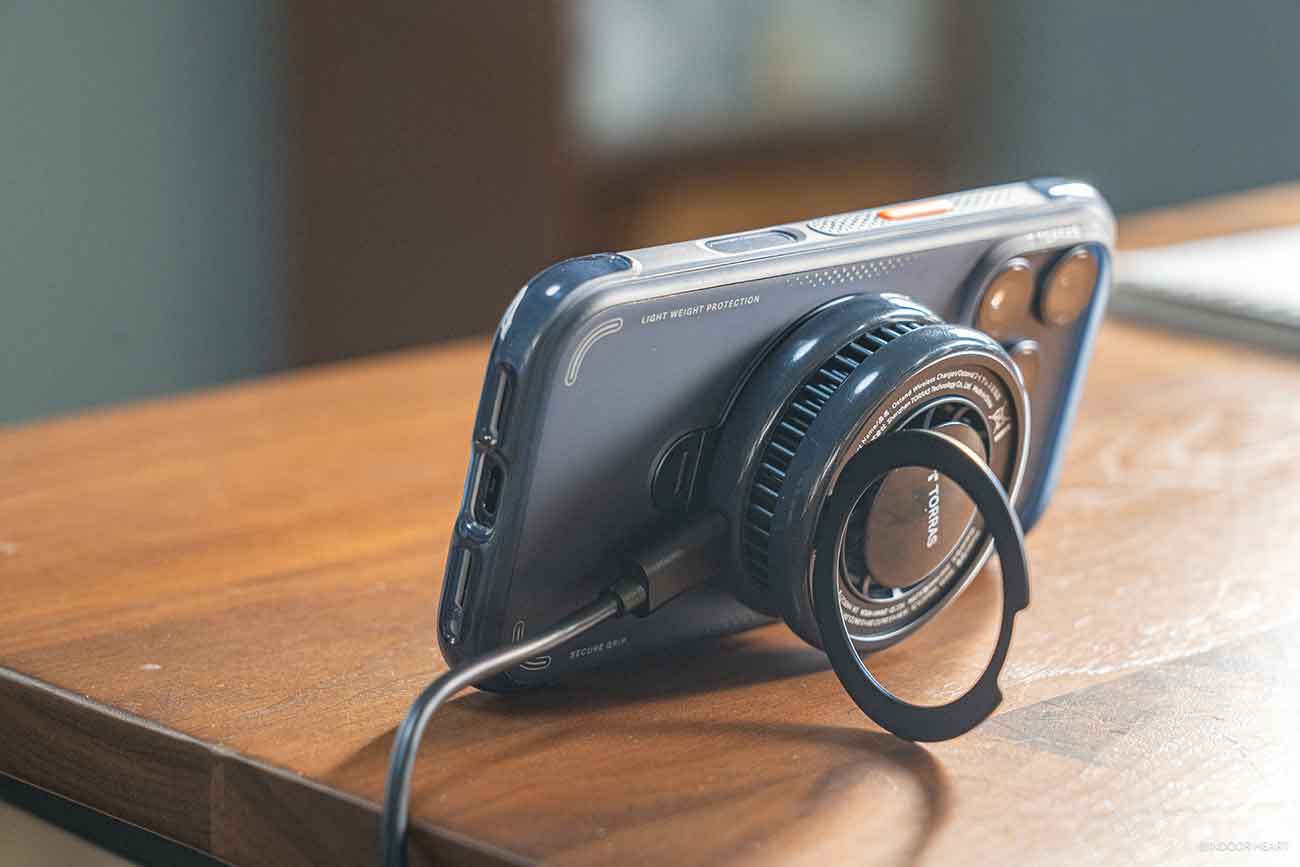 TORRASの冷却MagSafe充電器「Ostand PolarCircle」