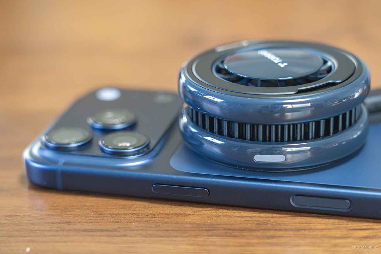 TORRASの冷却MagSafe充電器「Ostand PolarCircle」