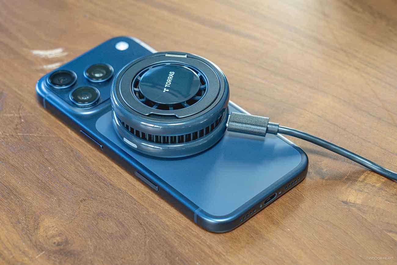 TORRASの冷却MagSafe充電器「Ostand PolarCircle」