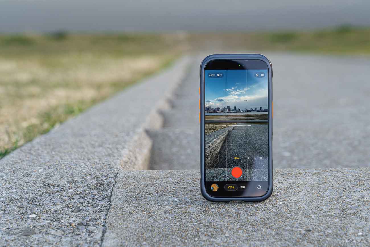 TORRAS「Ostand Q3 Air」のスタンドで撮影