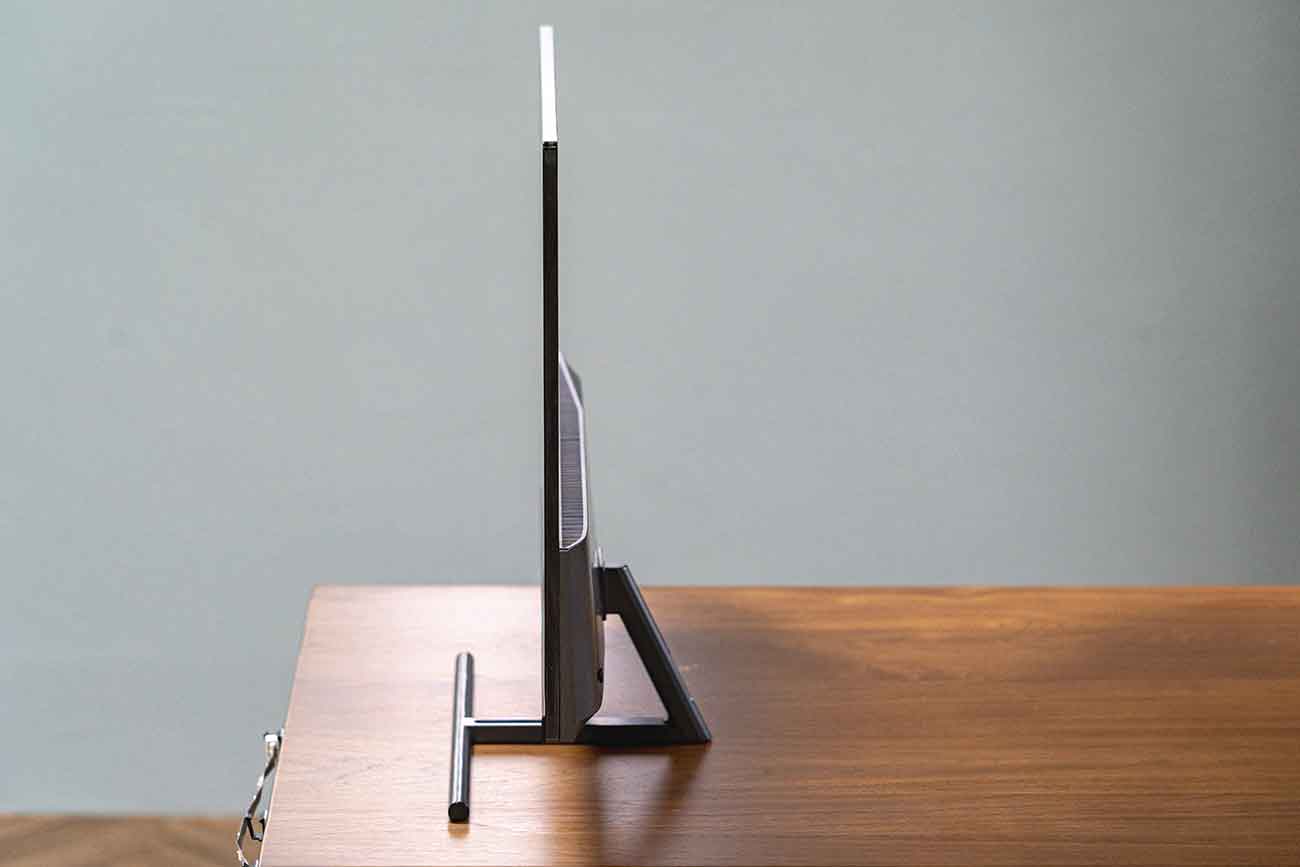 KTCの27インチ5Kモニター「H27P3」の薄さ