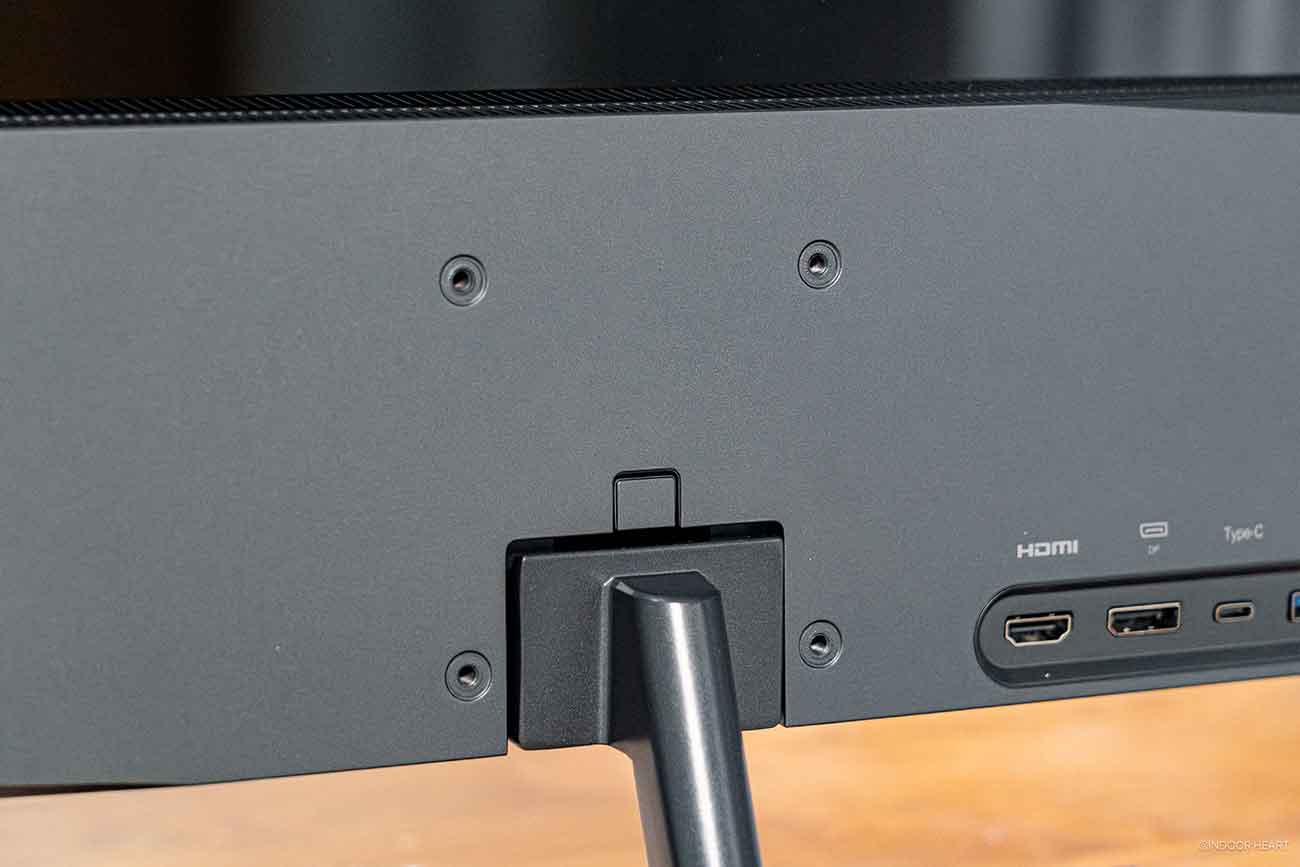 KTCの27インチ5Kモニター「H27P3」のスタンド接続部分