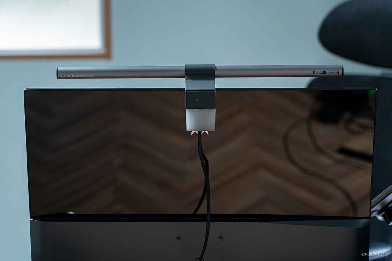 KTCの27インチ5Kモニター「H27P3」にモニターライトを装着