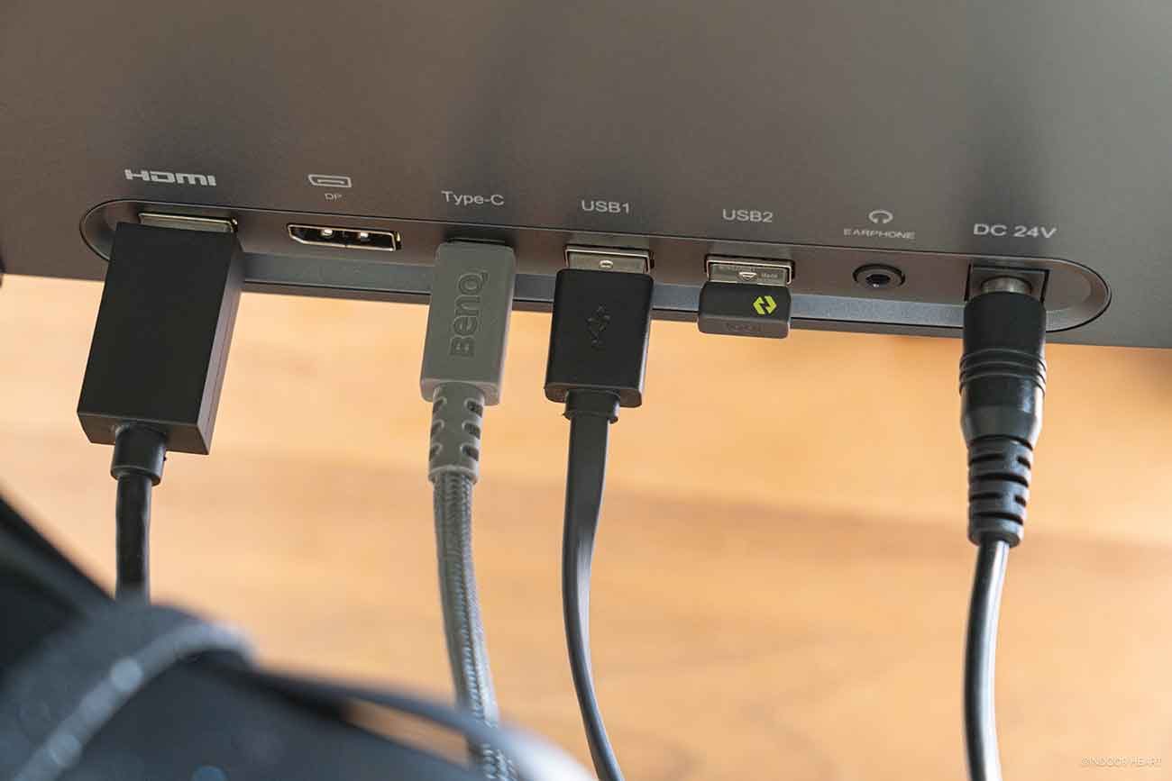 KTCの27インチ5Kモニター「H27P3」ｍのポート類