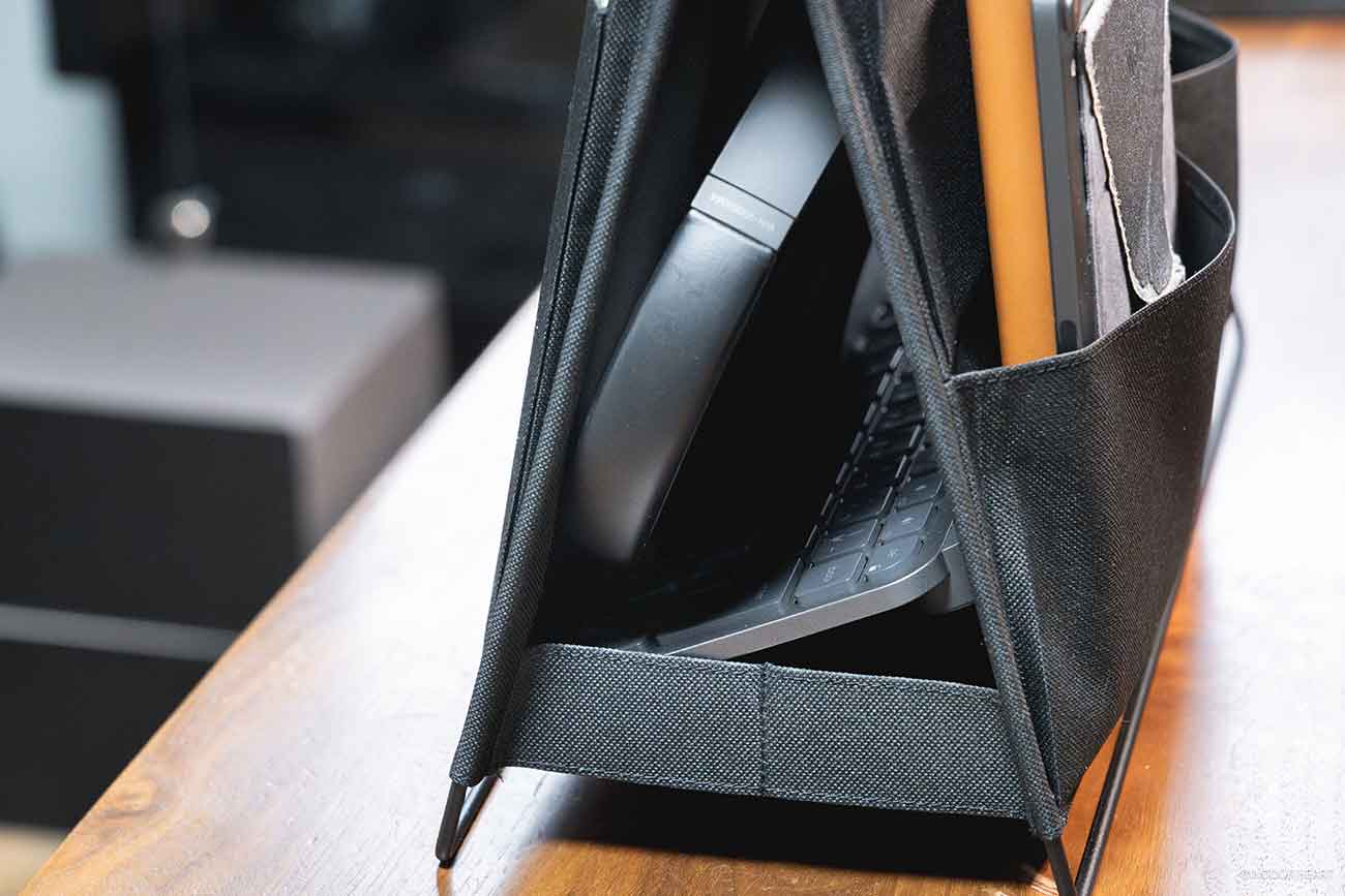 キングジム「ツールスタンド デスク」の三角形の内側スペース