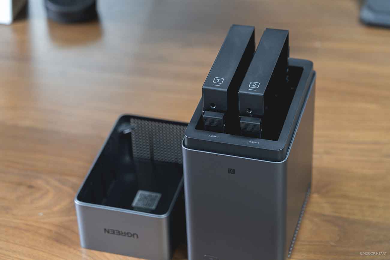 UGREEN NASync DH2300のベイ