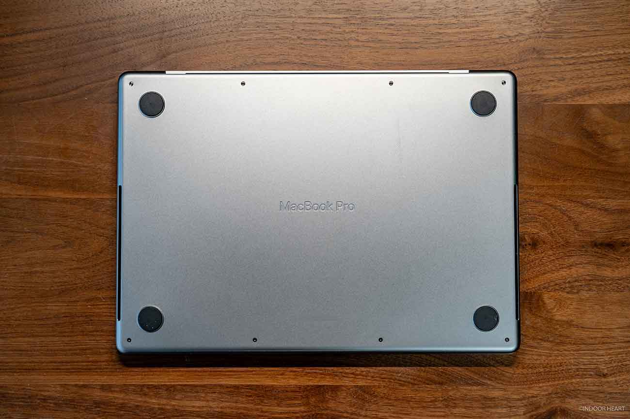 MacBook Proの裏面