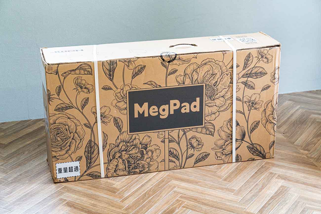 KTCのMegaPad A32Q7Sの外箱