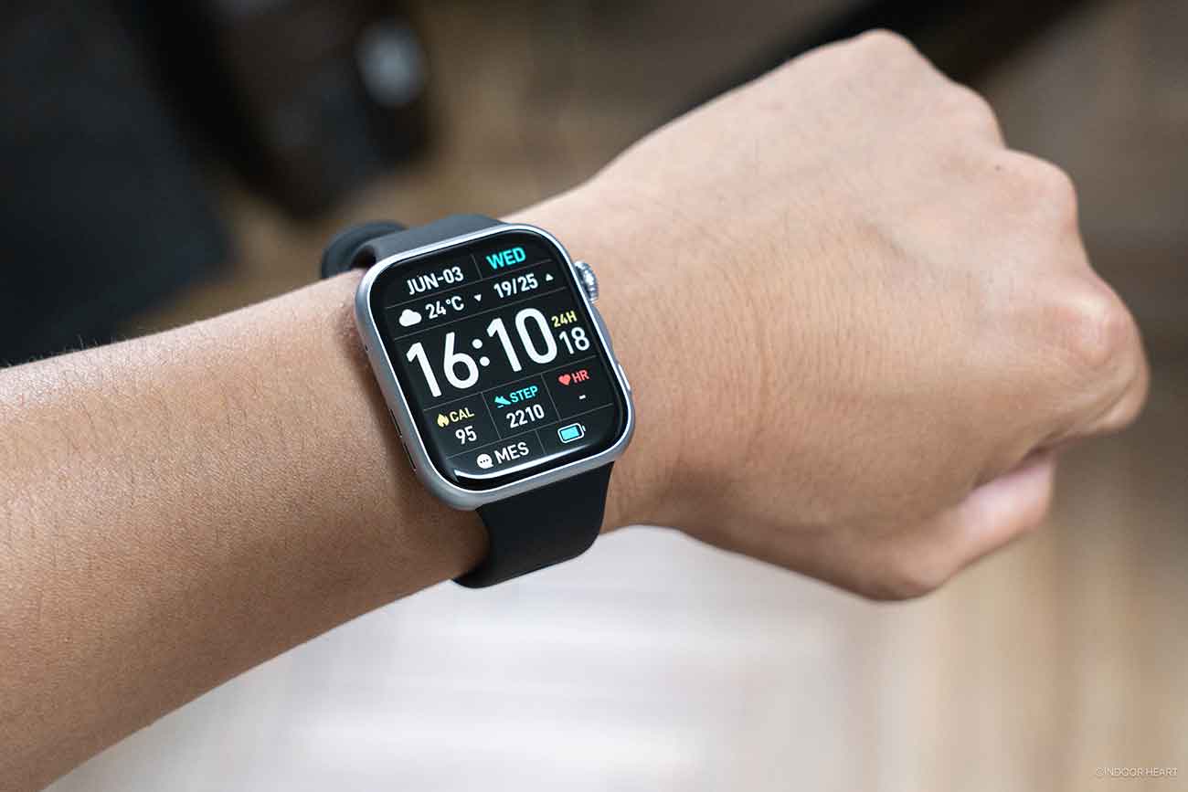 HUAWEI WATCH FIT 5を腕に装着